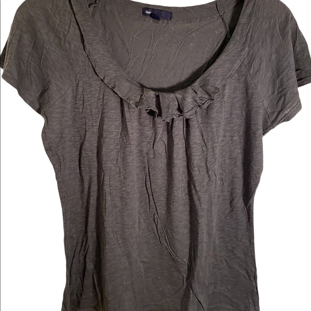 SOLD !!!! - 2️⃣Bundle Gap short sleeve tops..! - Picture 2 of 16